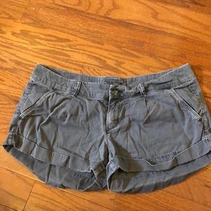 Khaki style shorts